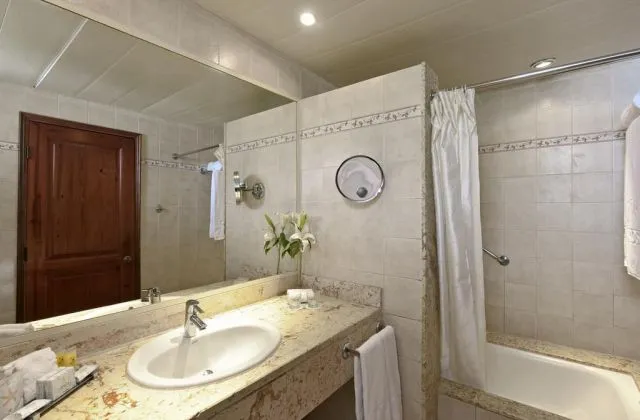 Iberostar Hacienda Dominicus Bayahibe room bathroom